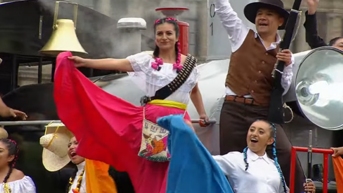 Asi se vive el desfile cívico militar por el 112 aniversario de la Revolución Mexicana 