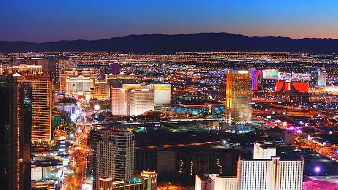 Dueños de la NFL aprueban mudanza de los Raiders a Las Vegas