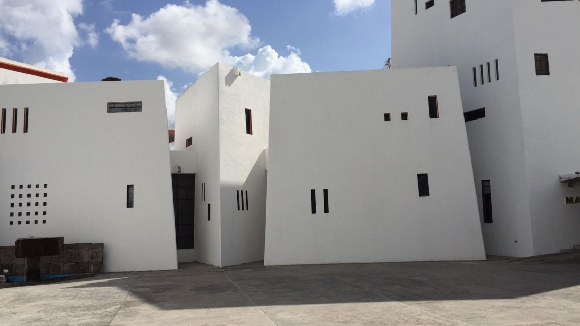 Anuncian clausura de campamento en el museo de arte