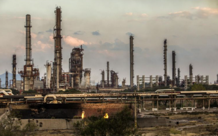 EU ya autorizó a PEMEX la compra de la refinería Deer Park, confirma AMLO 