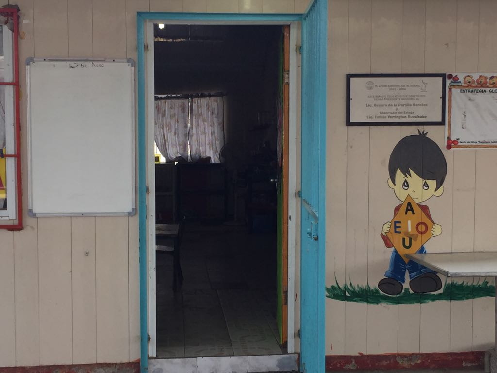 Roban en preescolar en Altamira