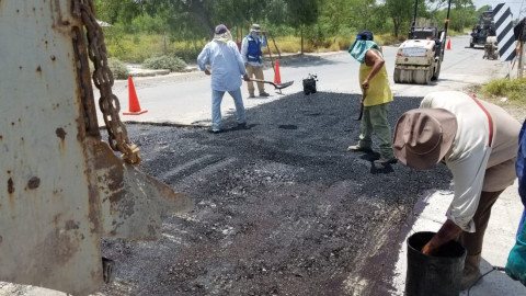 Repara cuadrilla avenida Las Torres