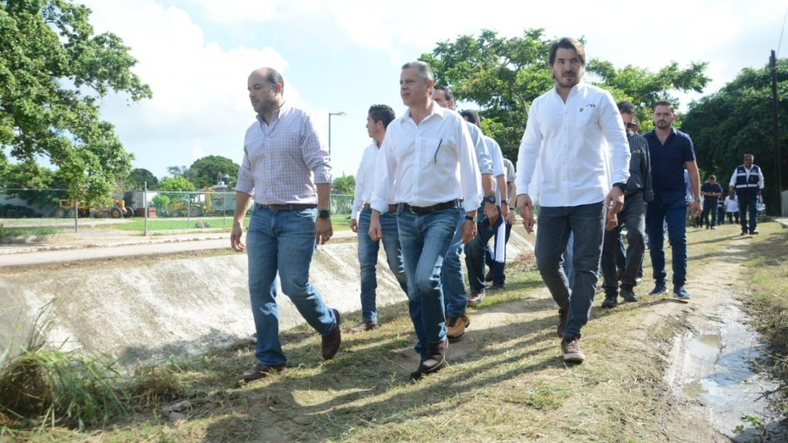 Supervisa Chucho Nader Limpieza y Desazolve de Canales Pluviales