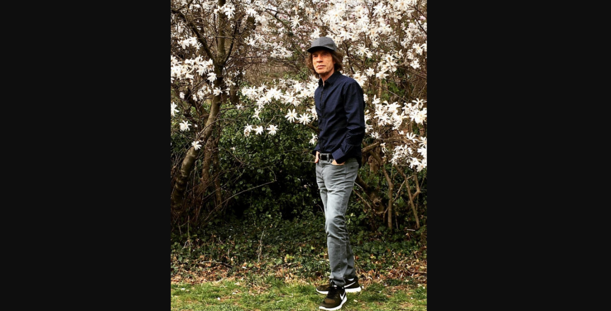 Mira como luce Mike Jagger tras cirugía de corazón