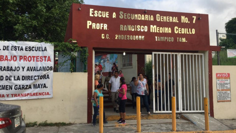 Estalla violencia en secundaria 7 tras salida de directora 