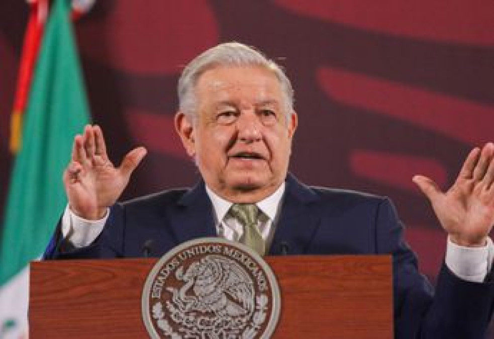 Falso, que se haya solicitado ‘moches’ a Sanjuana Martínez para campaña de Sheinbaum: AMLO