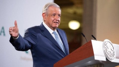 Asegura AMLO que desconocía veda electoral por consulta popular 