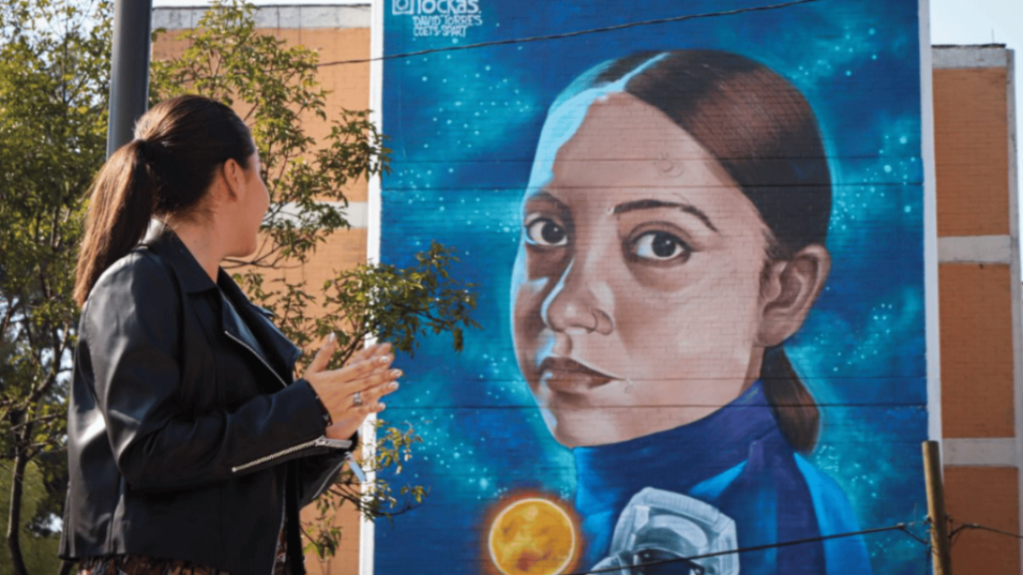 Dedican mural en Iztapalapa a Katya Echazarreta, primera mexicana en viajar al espacio 