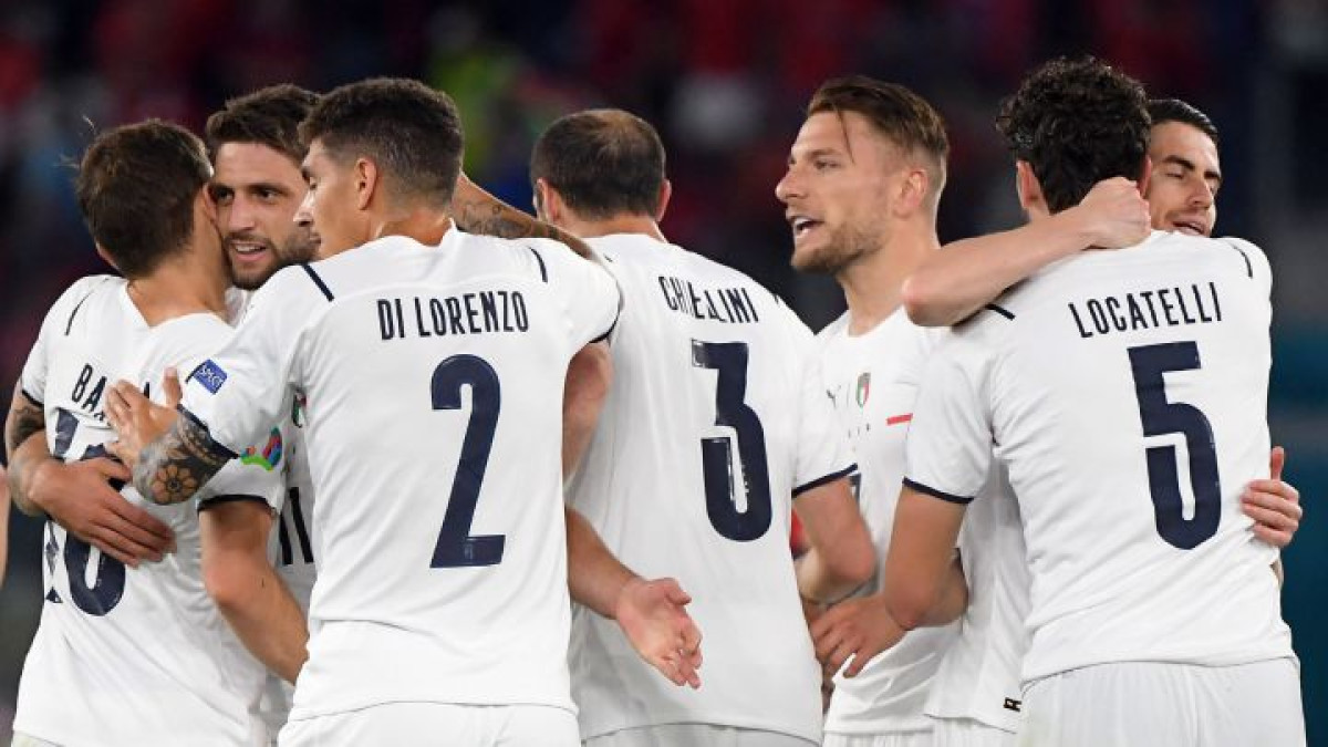 Italia arranca la Euro con victoria ante Turquía