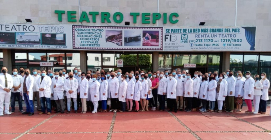 Califica AMLO como "infame" que se cuestione la llegada de Médicos cubanos al país