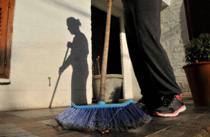 Aprueba Senado reformas para que trabajadoras del hogar se puedan afiliar al IMSS