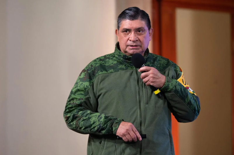 Luis Cresencio Sandoval da, por tercera ocasión, positivo a COVID-19 