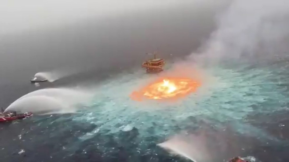 Tormenta eléctrica y fuga provocó incendio en Sonda de Campeche, afirma PEMEX