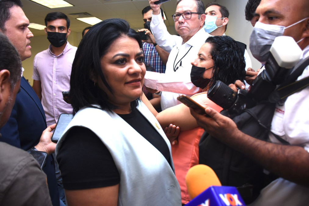 El primero de Octubre no habrá fuero y gobernador tendrá que pagar: Úrsula Salazar 