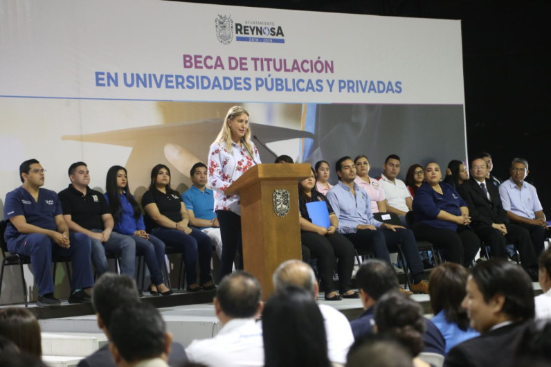 Obtendrán título profesional gracias al apoyo de Alcaldesa