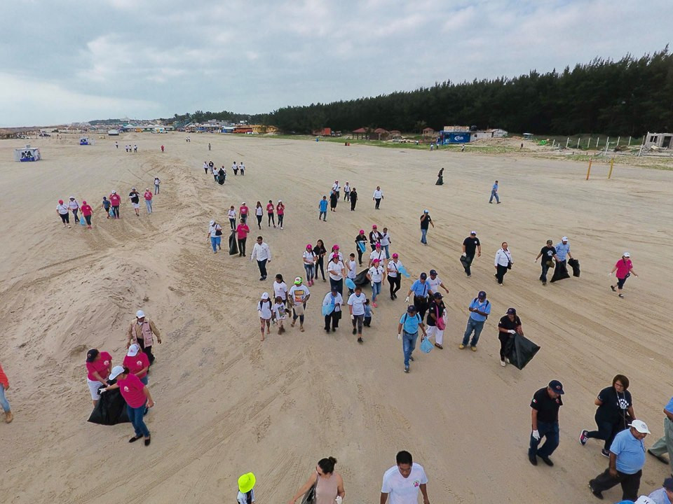 Realizan limpieza en Playa Norte Miramar
