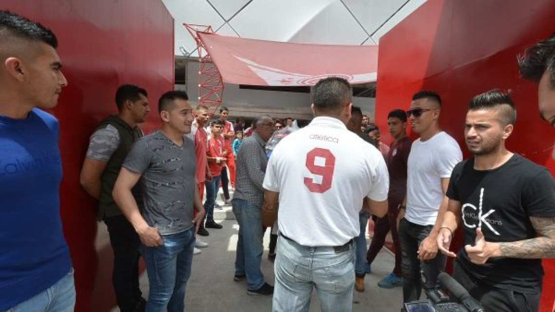 Gremio futbolistico se une en apoyo a afectados