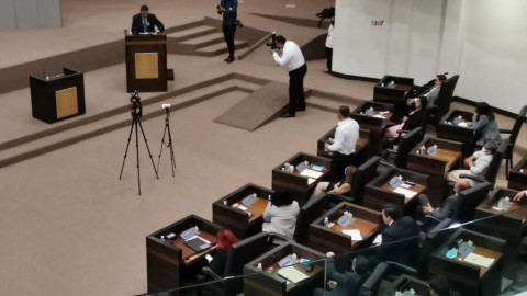 Sorprenden a diputados de Morena y dan paso a vetos del gobernador