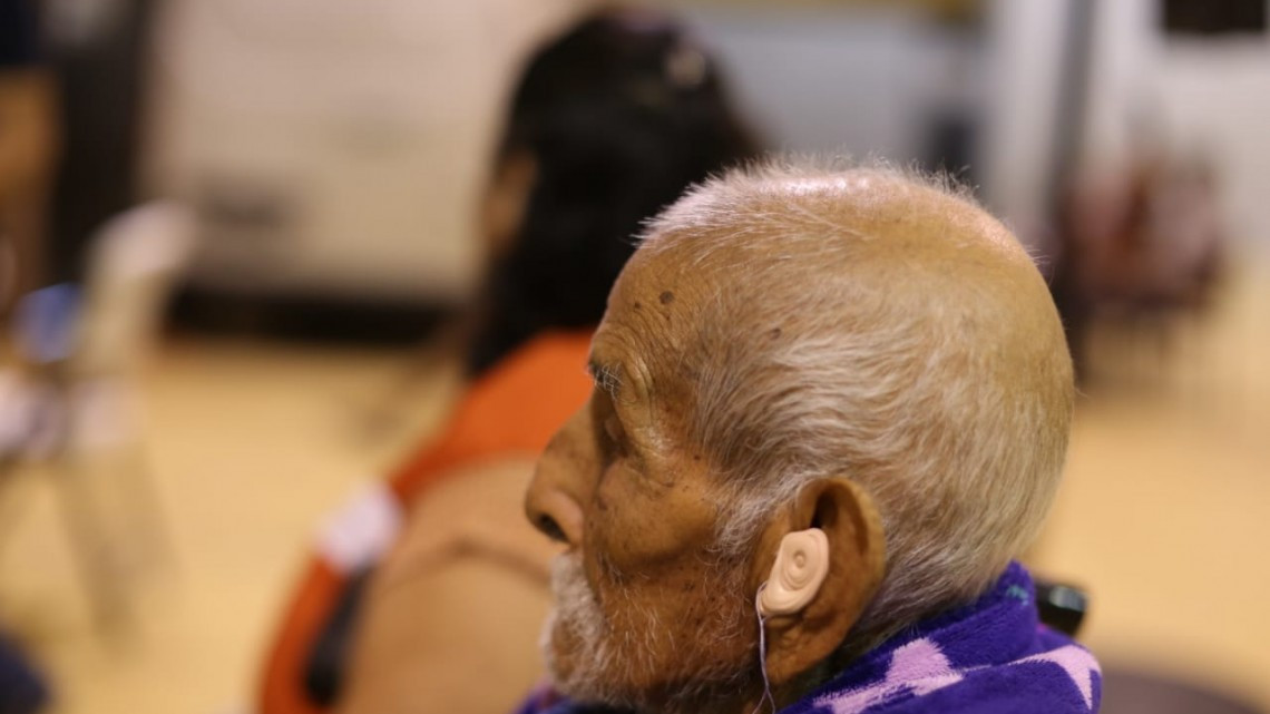 DIF Tamaulipas entrega lentes graduados y aparatos auditivos