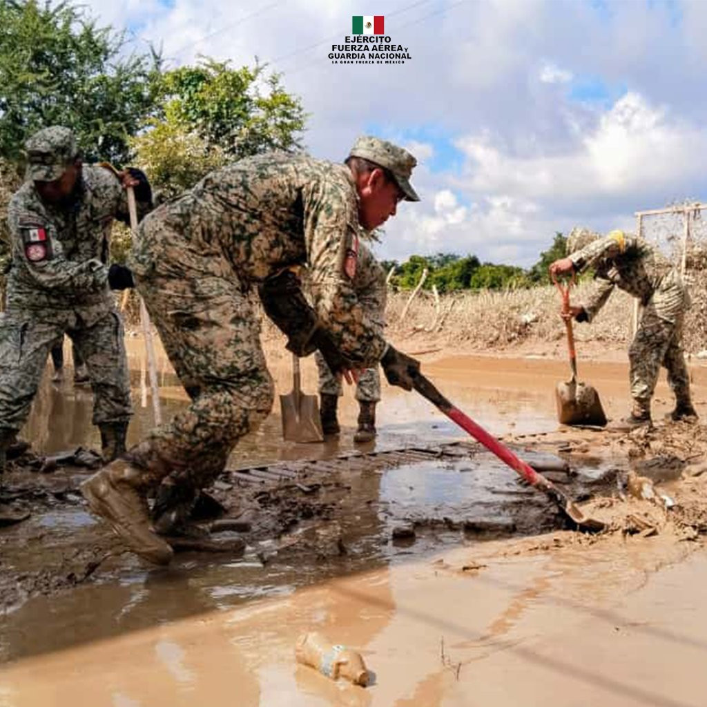 Ejército, Fuerza Aérea y Guardia Nacional intensifican apoyo a damnificados por lluvias en el centro del país