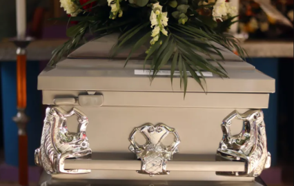 Realizan los primeros funerales de migrantes repatriados tras la tragedia de Texas