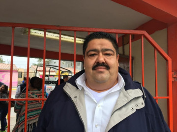 Atiende Director de Educación, peticiones de directivos y padres de familia