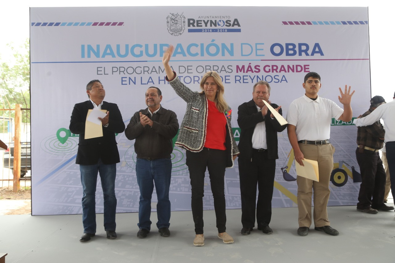 Inaugura obras Maki Ortiz