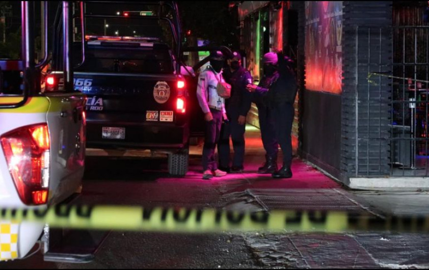 Atacan grupo de armados zona de bares en cancún