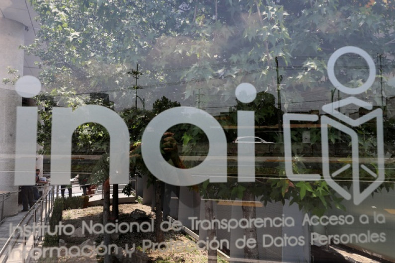 INAI se dijo atento ante posible denuncia de Loret de Mola a AMLO por difundir datos personales