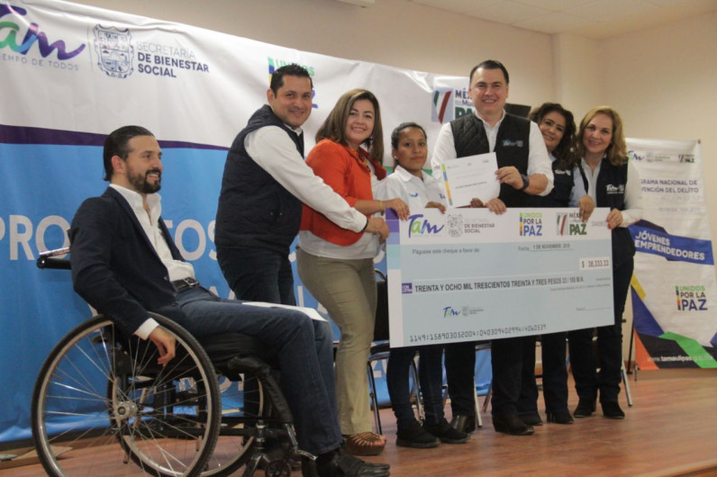 Entrega Tamaulipas apoyos a mujeres y jóvenes emprendedores 