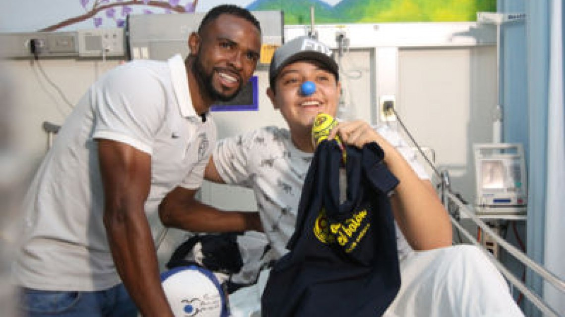 Club América visita a niños con cancer 