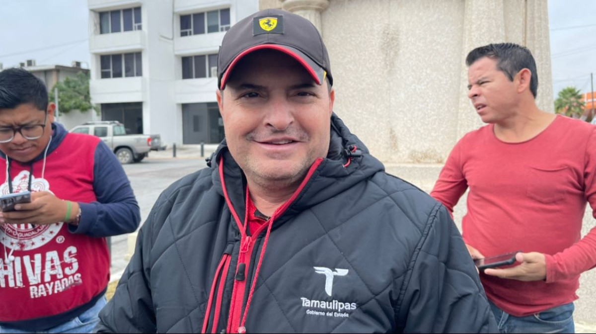 Retira PC a 5 negocios que vendían cohetes en el centro de la ciudad 