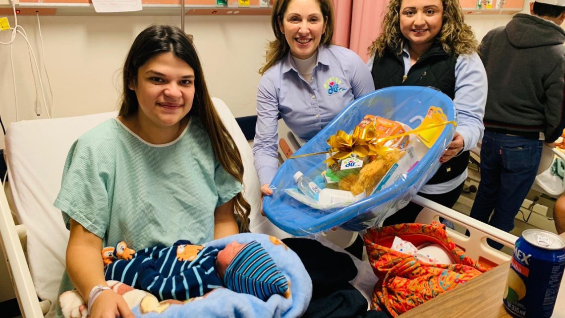 Entrega DIF Reynosa canastillas a primeros bebés 2019