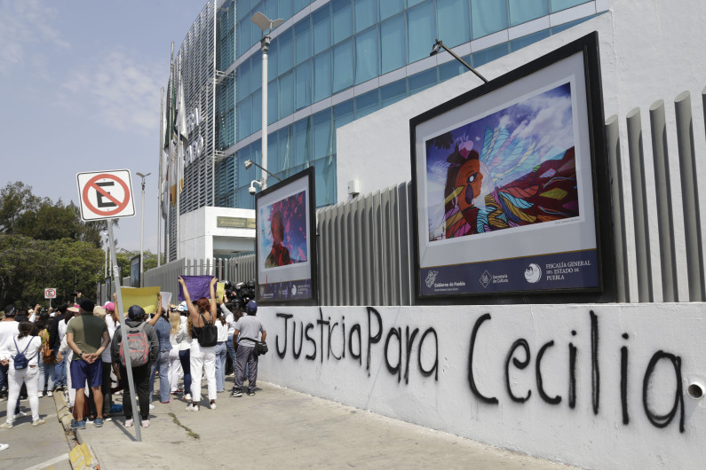 Lamenta AMLO asesinato de la activista Cecilia Monzón