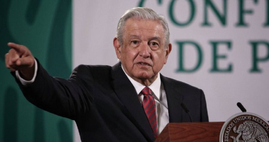 Lamenta AMLO decisión del INE sobre aplazar la Revocación de Mandato