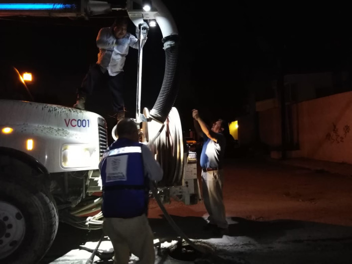 Sondean línea general de drenaje sanitario en la Longoria