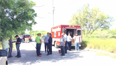 Reparten kits de limpieza y despensas a familias afectadas por inundaciones