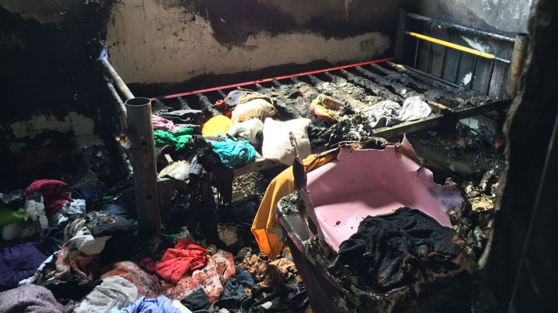 Vivienda se incendia, niñas de 2 meses y su tío están graves