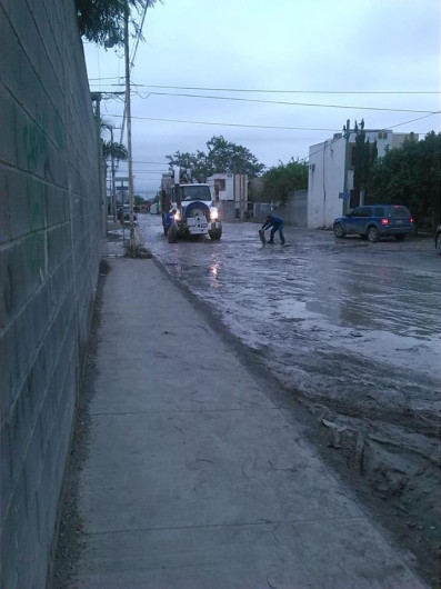Comapa trabaja con equipo vactor