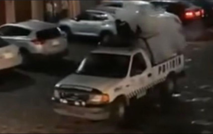 Explota cohete en patrulla y deja un policía lesionado en Veracruz