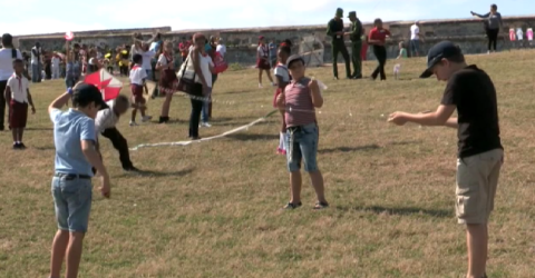 Pequeños cubanos piden fin al embargo estadounidense