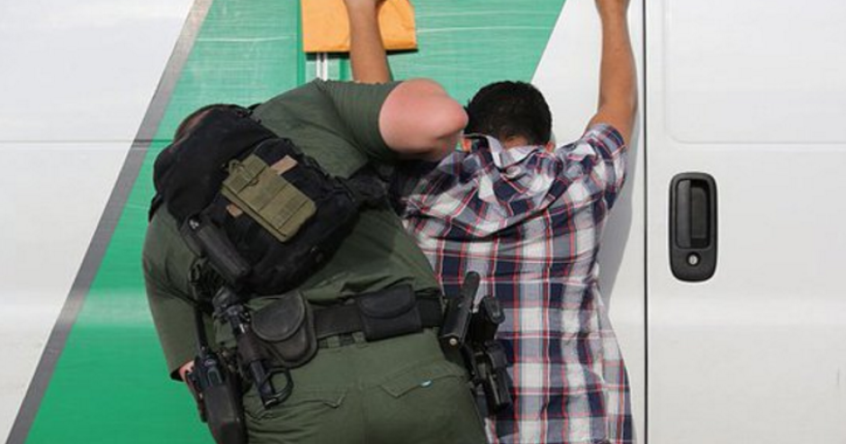 Es inconstitucional política de detener indocumentados en Florida: Juez