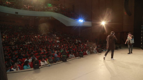 Maki Ortiz pone en marcha el ciclo de conferencias Vive Sin Drogas