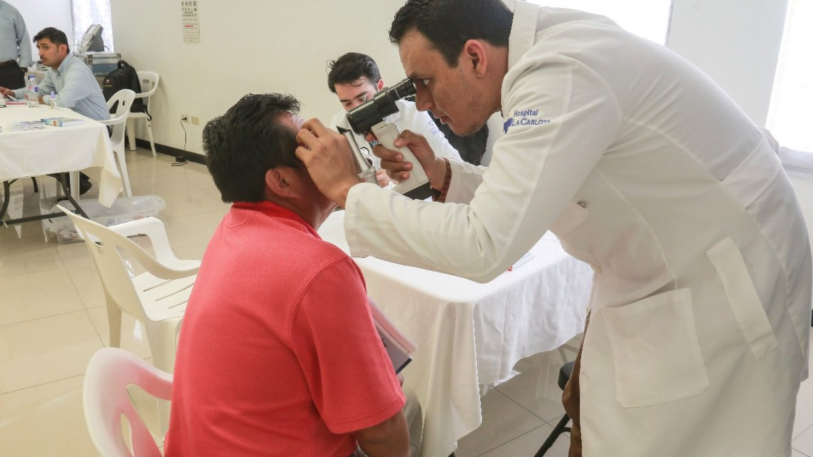 Realiza DIF valoración para operación de cataratas