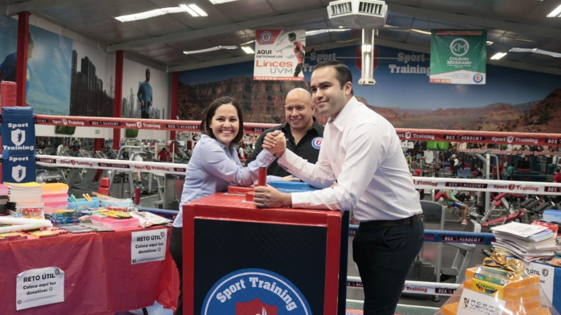 Recauda útiles el 'Reto Útil'