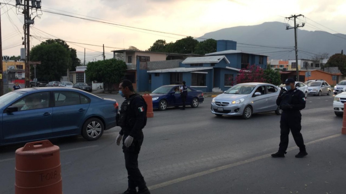 Refuerzan operativo para invitar a la población a no salir a las calles