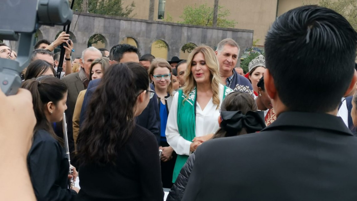 Presiden Alcaldes de Reynosa e Hidalgo, ceremonia del abrazo