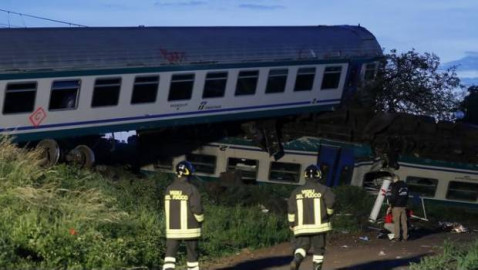 Descarrila tren en Italia hay dos muertos y varias personas heridas 