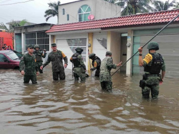 Anuncia AMLO aplicación del Plan DN-III en Veracruz por fuertes lluvias e inundaciones
