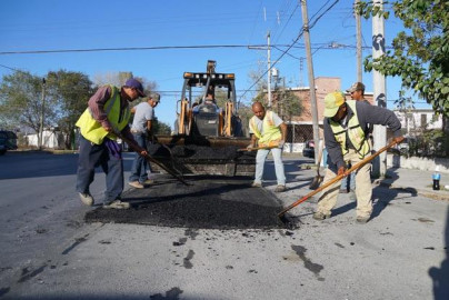 Intensifican programa de bacheo en las calles de Río Bravo 